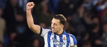 ◤西甲◢ 米克尔·奥亚尔扎巴尔梅开二度，皇家社会 2-1 击败塞维利亚。