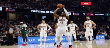 字母哥40+14+9空砍无用 骑士118-113险胜雄鹿