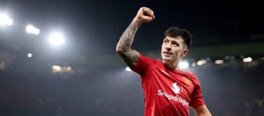 Lisandro Martinez recovers from injury and returns to Manchester United's first team training.