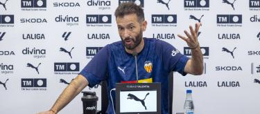 Carlos Colberán believes that only through perseverance can one overcome the various challenges and difficulties in football.