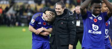 马蒂·西富恩特斯对比赛结果感到满意，并称赞球员们在比赛中展现了极佳的精神面貌