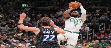 Brown's 35 points led the Celtics to a 138-129 victory over the Magic.