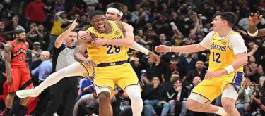 Reeves' 44-point outburst gave the Lakers a narrow 123-120 victory over the Raptors.