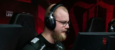 Wildcard AWP-er phzy 正式回归 9INE，这是 2025 年下半年最混乱的《反恐精英 2》(CS2) 转会。