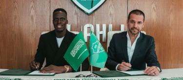 Al-Ahli completes contract extension with its captain, former Chelsea Senegal international goalkeeper Édouard Mendy..