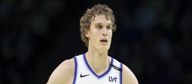 美记：爵士无意交易马尔卡宁，将继续围绕他建队