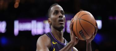 官方：灰熊通过“伤病特例”签下前湖人中锋科洛科，合约为期10天