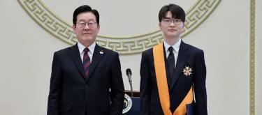T1 legend Faker was awarded the Blue Dragon Medal, South Korea's highest sports honor.