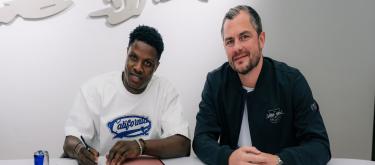 莱比锡RB官宣签下尼日利亚新星萨尼·苏莱曼，合约为期5年半