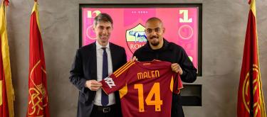 Aston Villa's Netherlands international forward Donyell Malen joins Roma on-loan..