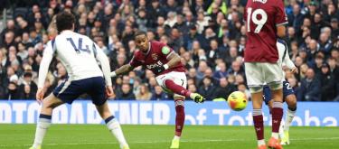 克里森西奥·萨默维尔：在这样的场地赢球并拿到三分非常棒，全队今天都付出了全部努力