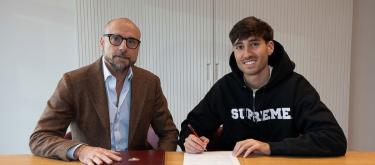 宾菲卡西班牙U21国脚级左后卫拉斐尔·奥布拉多尔租借加盟都灵..