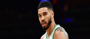 美记：塔图姆正在重新评估自身情况，或将缺席整个2025/26赛季