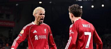 ◤英超联赛◢ 雨果·埃基蒂克梅开二度，帮助利物浦4-1逆转战胜纽卡斯尔联队，重返胜利轨道。