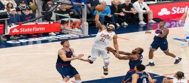 米切尔29分领衔 骑士以124-91大胜快船