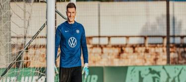 Official: Wolfsburg extends contract until 2027 with 38-year-old goalkeeper Pablo Pervan.