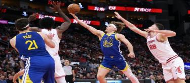 Shepard's 30 points weren't enough to save the Warriors from defeat; the Warriors narrowly defeated the Rockets 115-113 in overtime.