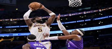 Sibwe's 29 points weren't enough to salvage the Lakers' victory, who easily defeated the Jazz 131-107.