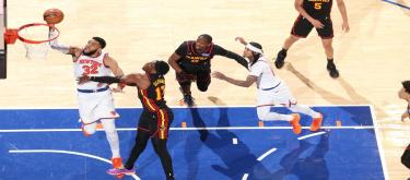 McCollum's 26 points weren't enough to salvage a 113-102 victory for the Knicks over the Hawks.