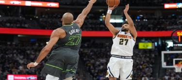 Murray's 30-point outburst helped the Nuggets defeat the Timberwolves 116-105.