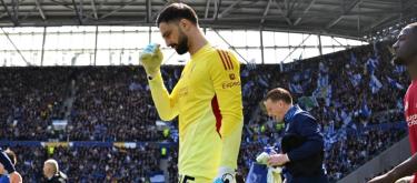 Slot reported on Mamardashvili's injury and praised the substitute goalkeeper.