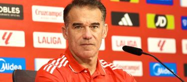 Sevilla coach Luis Garcia admitted that Levante are in good form and the team must give their all in the match to meet the challenge.