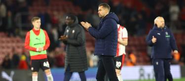 托达·埃克特：我认为这场比赛双方都展现出了强大的活力与竞争力