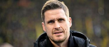 Tottenham Hotspur plans to appoint former Borussia Dortmund legend Sebastian Kehl as sporting director if they successfully avoid relegation..